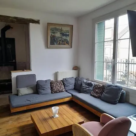 Holiday home La Brunette : Grande Maison Avec Jardin Crepy-en-Valois
