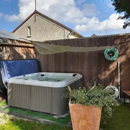 La Brunette : Grande Maison Avec Jardin Holiday home Crepy-en-Valois